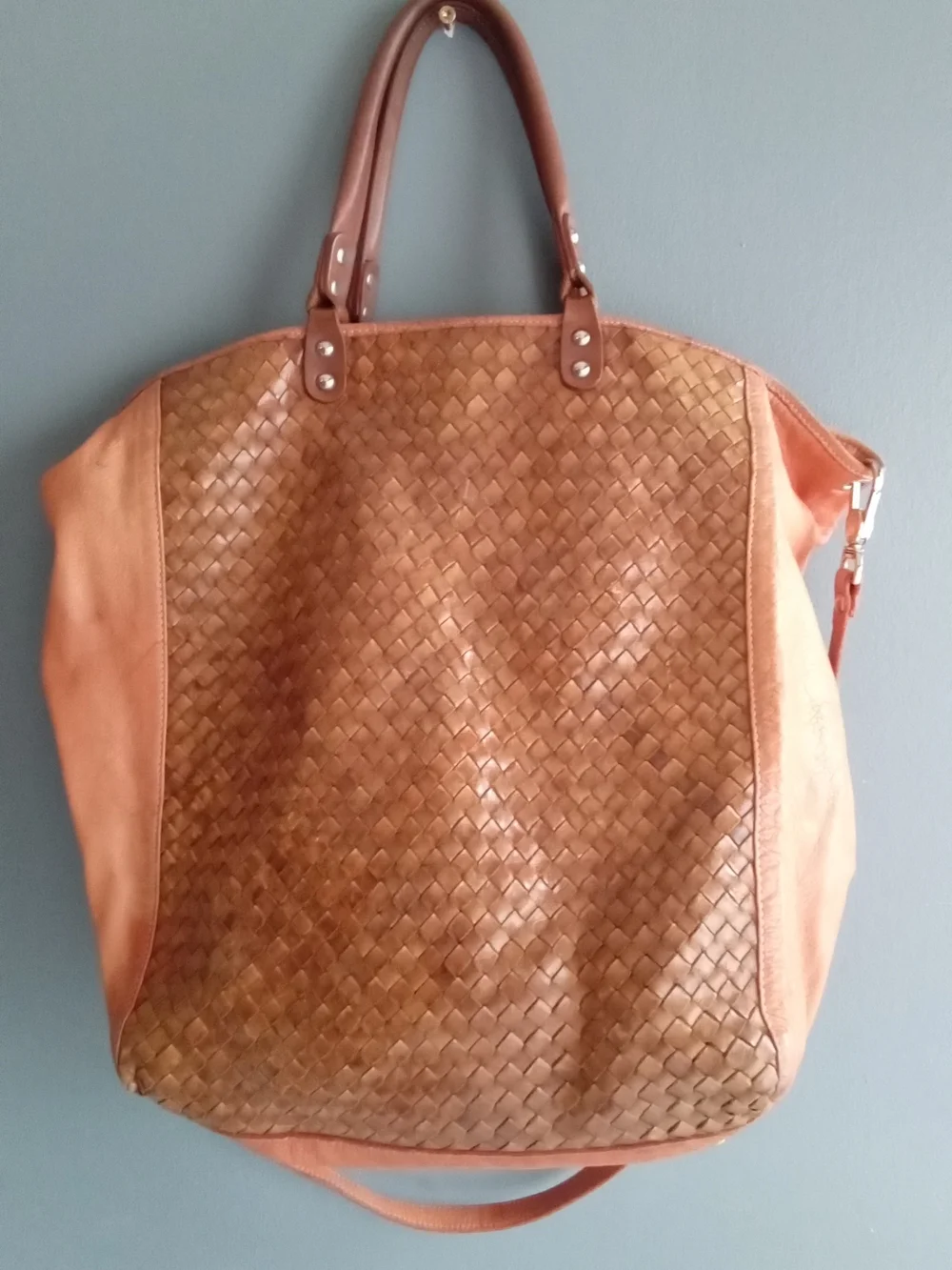Woven Tote Handbag in Tan‎